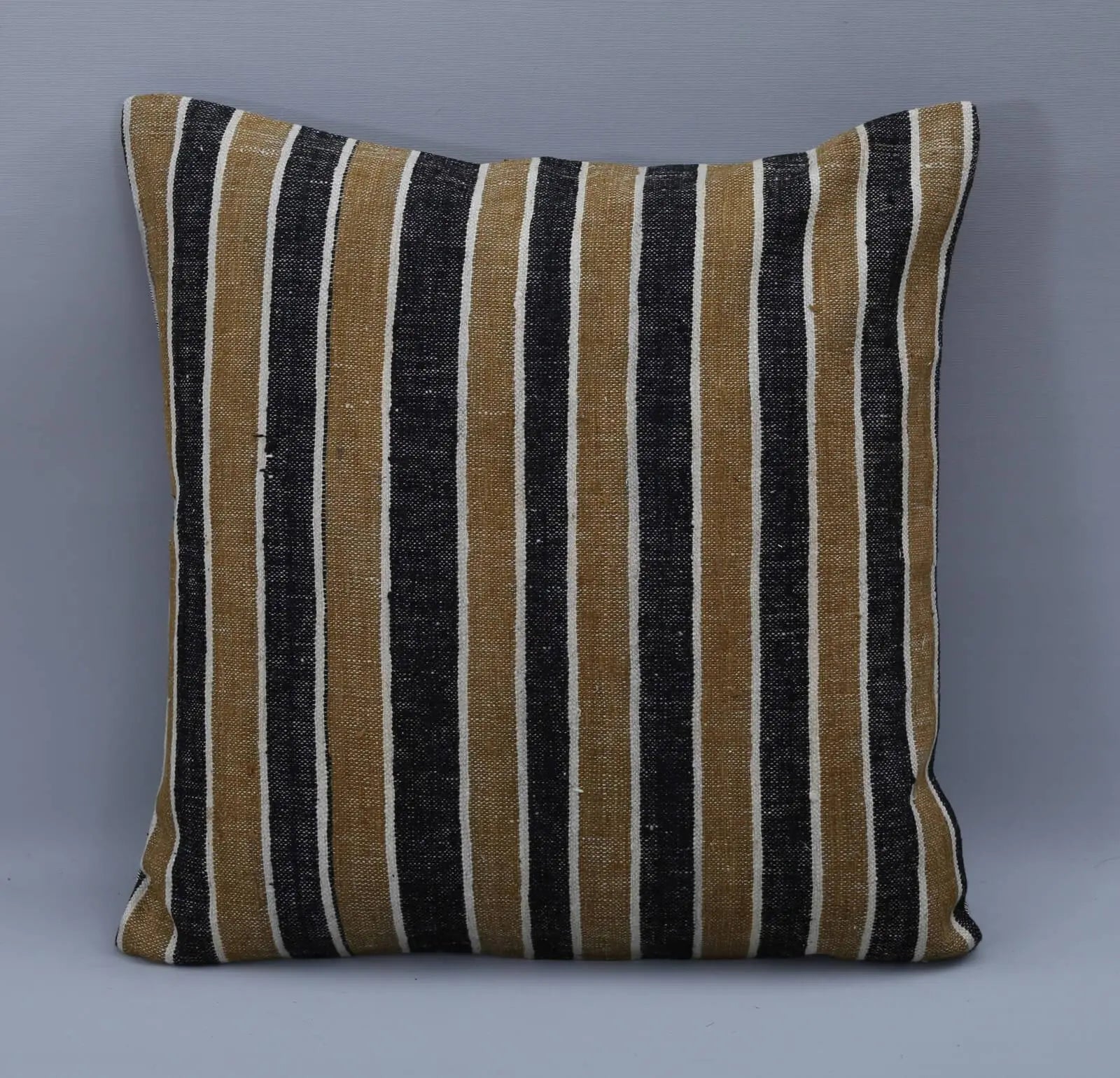 RC 27267 1 BLACK PILLOWS 5c35f70d 9696 4d25 aca5 f8cdfd7770c2